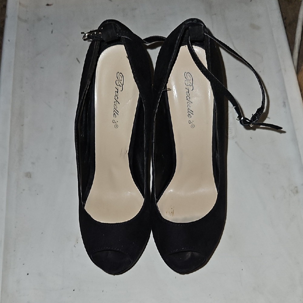 Breckelles Elegant Black Ankle Strap Heels
